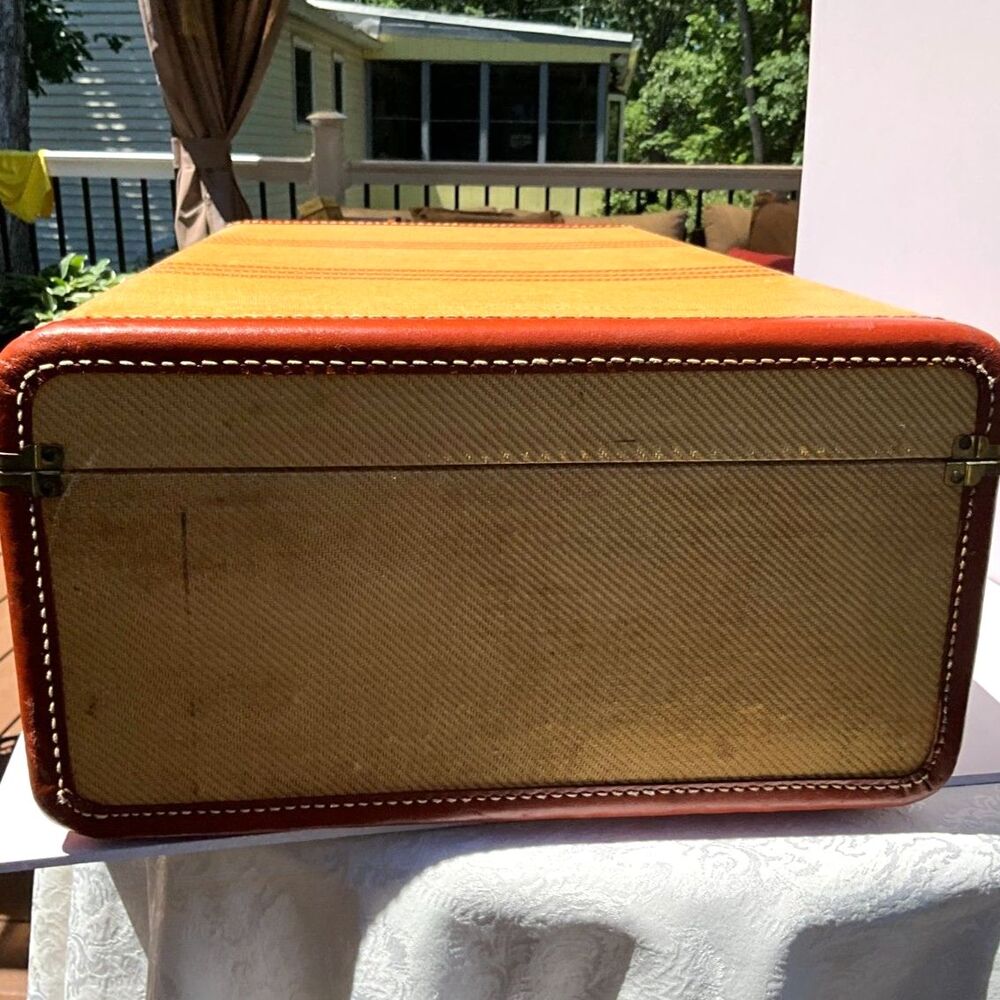 Large striped vintage suitcase great display piece must see brown & rust colors - Picture 4 of 9